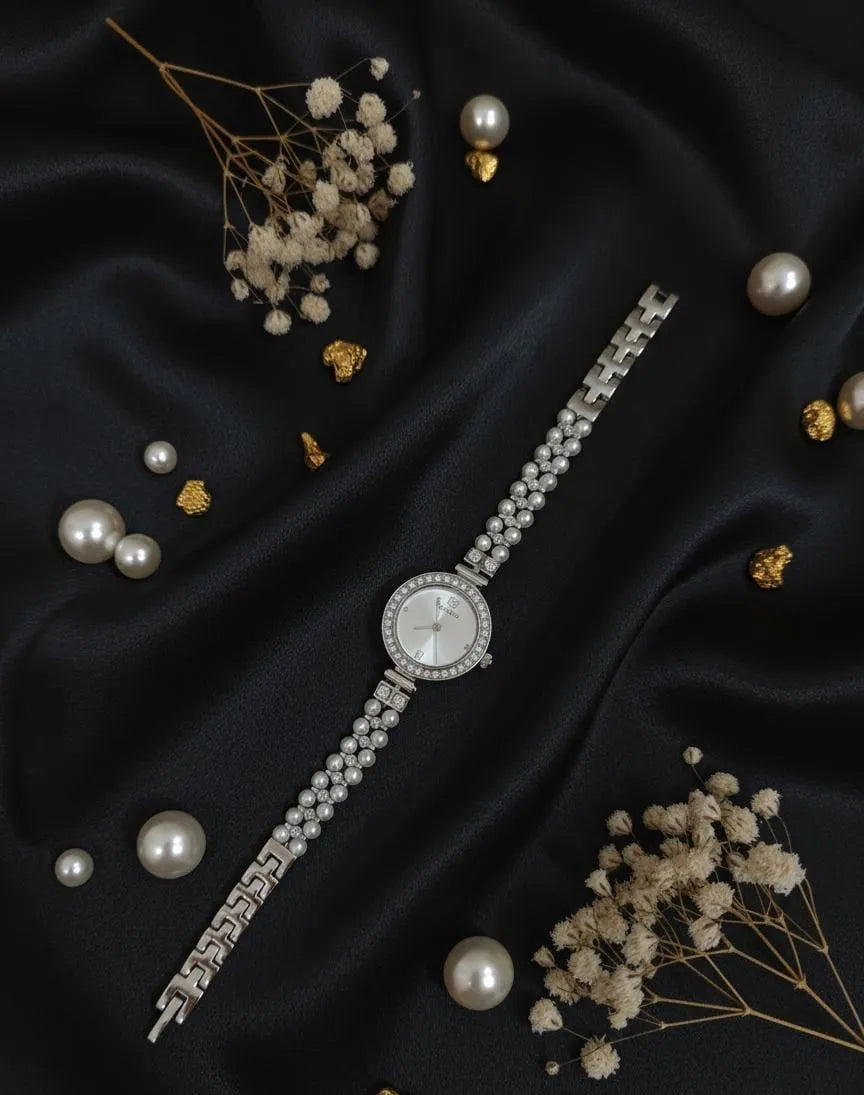 Stylish Women's Quartz Watch with Chain Strap - 1 Pc