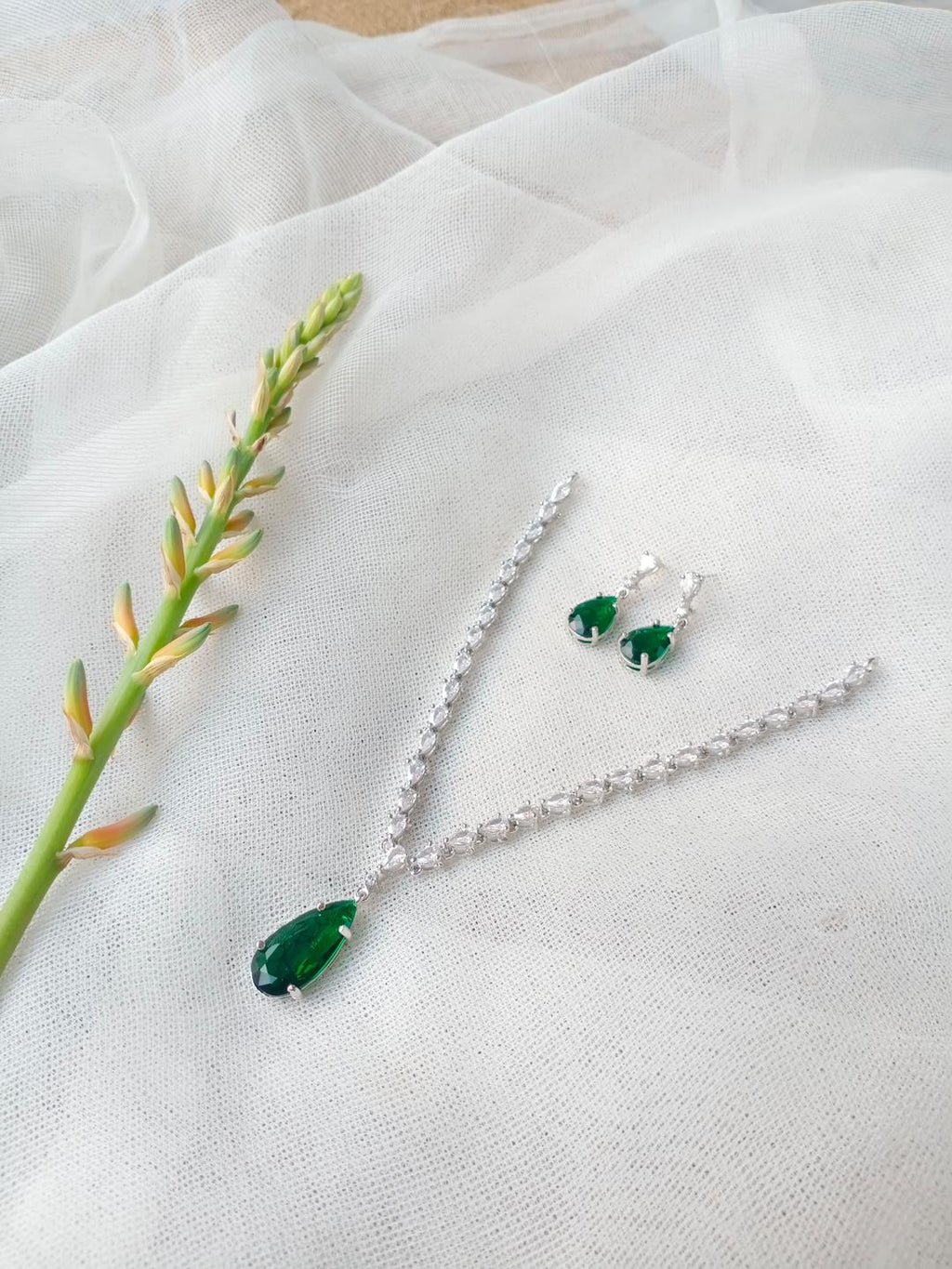 Modern Design Silver Plated 3 Pcs Gemstone Pendant Set for Women