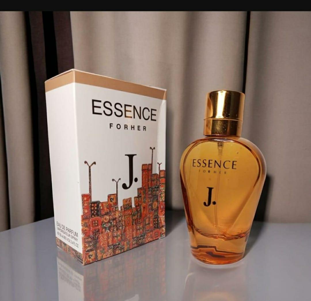 Essence Refreshing Floral Perfume - 100ml