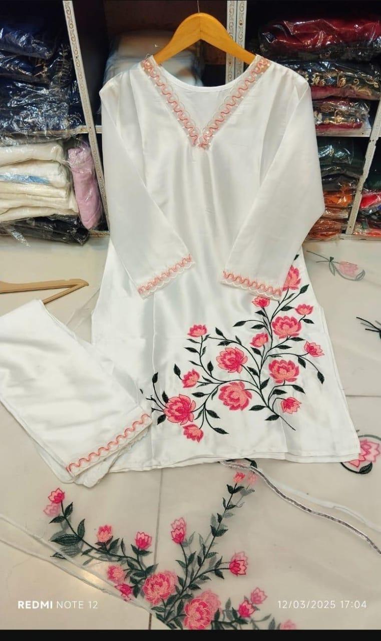 3 Pcs Women's Stitched Grip Silk Embroidered Suit